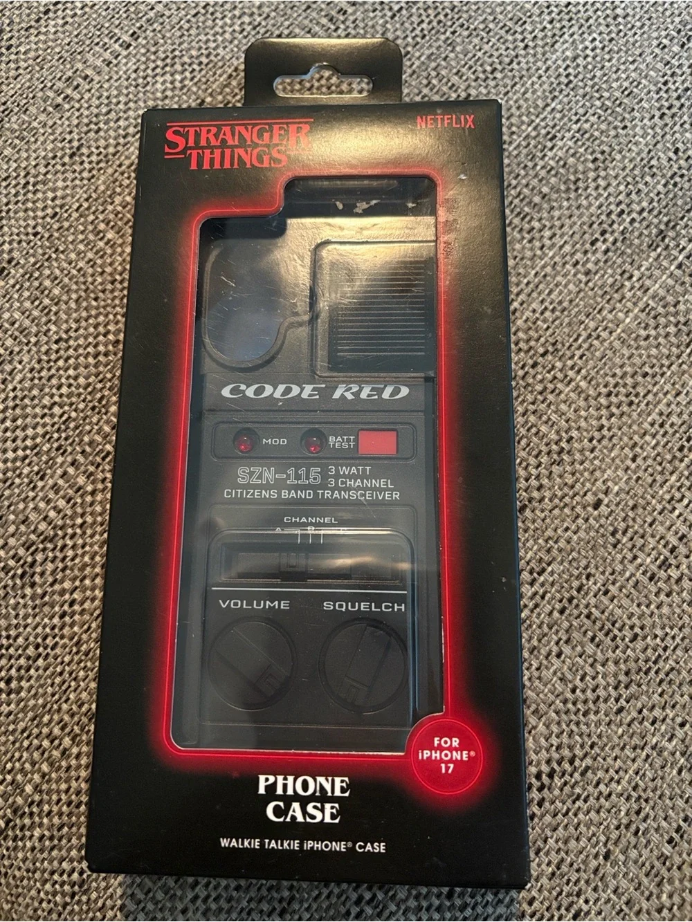 Stranger Things Walkie Taki Phone Case for I-PHONE 17 & Key Chain new in box